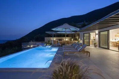 Chic contemporary brand new villa Cloud Nine w/t panoramic seaviews