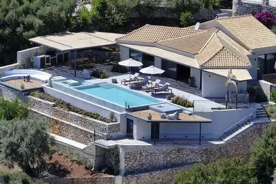 Chic contemporary brand new villa Cloud Nine w/t panoramic seaviews