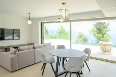 Blue Breeze brand new luxury villa with Infinity Pool & Stunning Sea View 