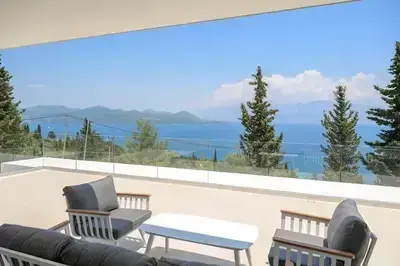 Blue Breeze brand new luxury villa with Infinity Pool & Stunning Sea View 