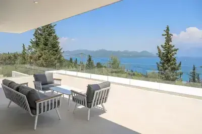 Blue Breeze brand new luxury villa with Infinity Pool & Stunning Sea View 