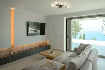 Luxury Villa Oasis – Private 14m Infinity Pool & High-End Luxury