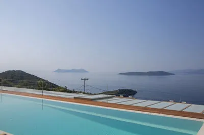 Luxury Villa with infinity Pool & Stunning Ionian Panorama (Θ)
