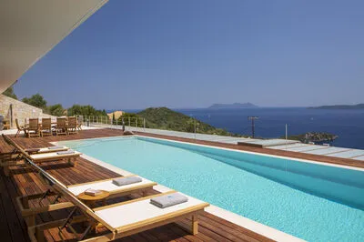 Luxury Villa with infinity Pool & Stunning Ionian Panorama (Θ)