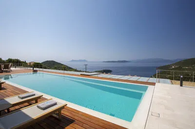 Luxury Villa with infinity Pool & Stunning Ionian Panorama (Θ)
