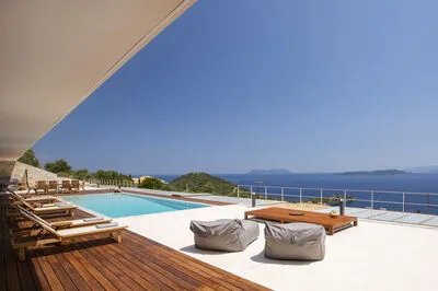 Luxury Villa with infinity Pool & Stunning Ionian Panorama (Θ)