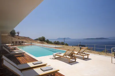 Luxury Cave Villa for 12 with Infinity Pool & Ionian Views (Δ)