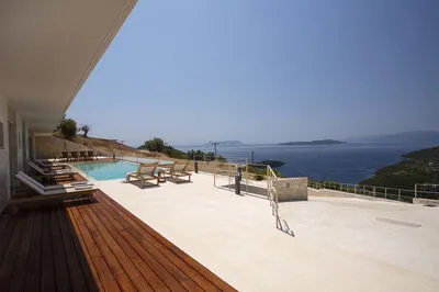 Luxury Cave Villa for 12 with Infinity Pool & Ionian Views (Δ)