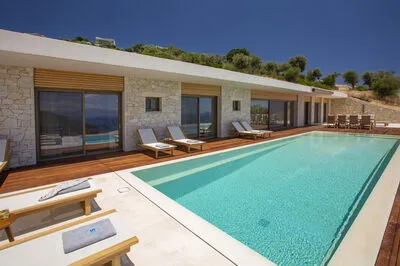 Luxury Cave Villa for 12 with Infinity Pool & Ionian Views (Δ)