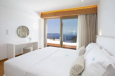 Luxury Cave Villa for 12 with Infinity Pool & Ionian Views (Δ)