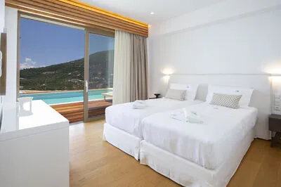 Luxury Cave Villa for 12 with Infinity Pool & Ionian Views (Δ)