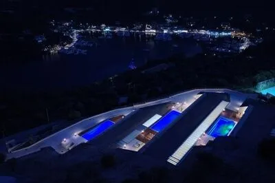 A Hidden Gem: Unique Cave Villa with High-End Amenities in Sivota (K)