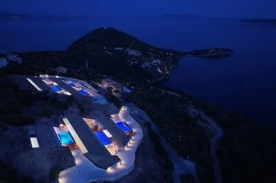 Luxury Cave Villa for 12 with Infinity Pool & Ionian Views (Δ)