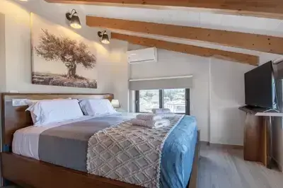 Modern two level Suite 5 with Sea view
