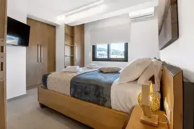 Modern two level Suite 5 with Sea view