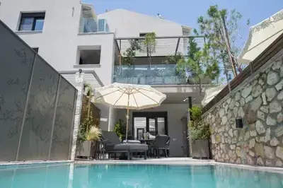 A Chic Two-Level Suite 2 in the Heart of Meganisi