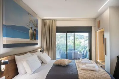 Luxury 5-Bedroom Villa in Meganisi with Pool & Jacuzzi