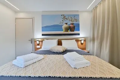 Luxury 5-Bedroom Villa in Meganisi with Pool & Jacuzzi