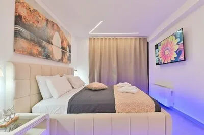 Luxury 5-Bedroom Villa in Meganisi with Pool & Jacuzzi