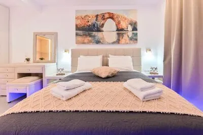 Luxury 5-Bedroom Villa in Meganisi with Pool & Jacuzzi