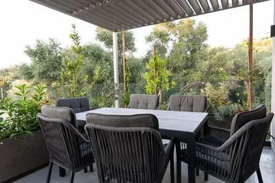 Luxury 5-Bedroom Villa in Meganisi with Pool & Jacuzzi