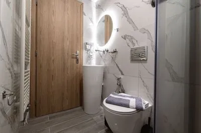 Relaxing 3-Bedroom Suite 6 with Jaccuzi by Vathi Harbor