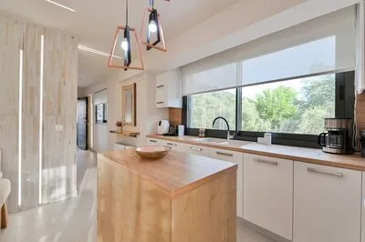 Relaxing 3-Bedroom Suite 6 with Jaccuzi by Vathi Harbor