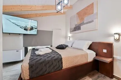 Relaxing 3-Bedroom Suite 6 with Jaccuzi by Vathi Harbor