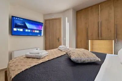 Luxury 3-Bedroom Retreat Suite 5 with Pool in Meganisi