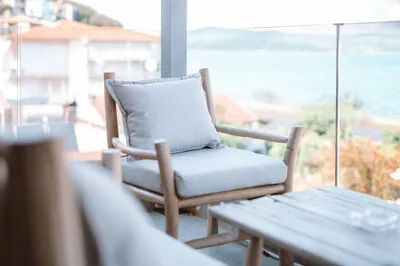 Suite 3 with front sea view and communal pool