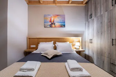 Suite 3 with front sea view and communal pool