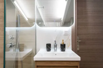 Suite 3 with front sea view and communal pool