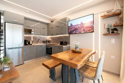Suite 3 with front sea view and communal pool