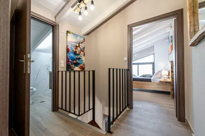 Suite 3 with front sea view and communal pool