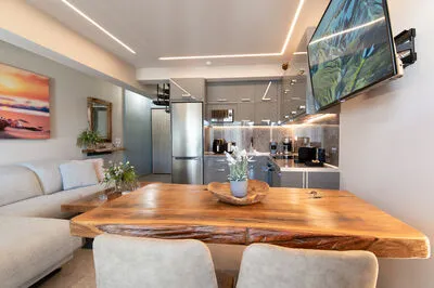 Suite 3 with front sea view and communal pool