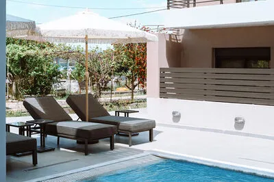 Suite 3 with front sea view and communal pool