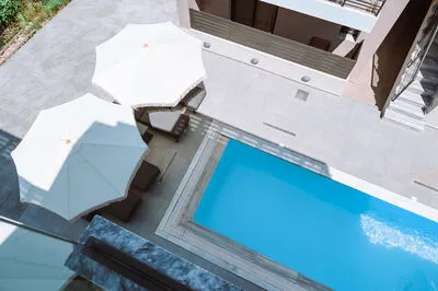 Suite 3 with front sea view and communal pool