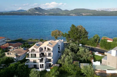Suite 3 with front sea view and communal pool