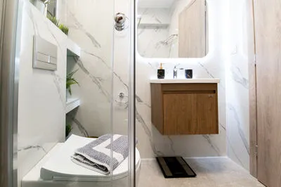 Suite 4 with front sea view and communal pool