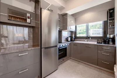 Suite 4 with front sea view and communal pool