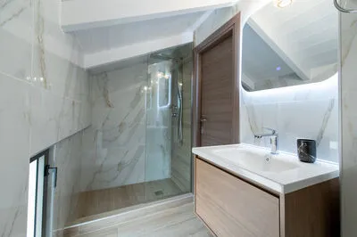 Suite 4 with front sea view and communal pool