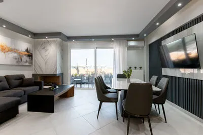 Suite 1 – A Peaceful Hillside Retreat with Partial Gulf Views