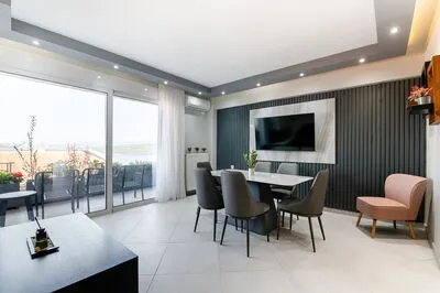 Suite 1 – A Peaceful Hillside Retreat with Partial Gulf Views
