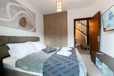 Suite 1 – A Peaceful Hillside Retreat with Partial Gulf Views