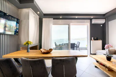 Suite 3 – A Two-Level Haven of Elegance with Captivating Gulf Views