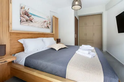 Suite 3 – A Two-Level Haven of Elegance with Captivating Gulf Views