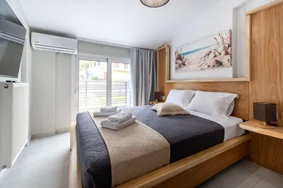 Suite 3 – A Two-Level Haven of Elegance with Captivating Gulf Views
