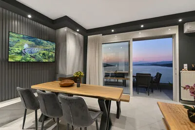 Suite 3 – A Two-Level Haven of Elegance with Captivating Gulf Views
