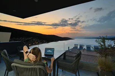 Suite 3 – A Two-Level Haven of Elegance with Captivating Gulf Views