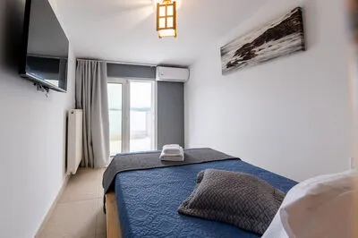 Suite 4 – A Two-Level Sanctuary with Captivating Gulf Views